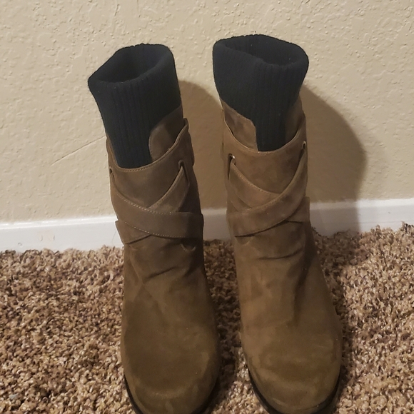 Joan & David Boots Womens 7 M Sweater Cuff Heels Ankle Bootie Sage color Suede. - Picture 2 of 8